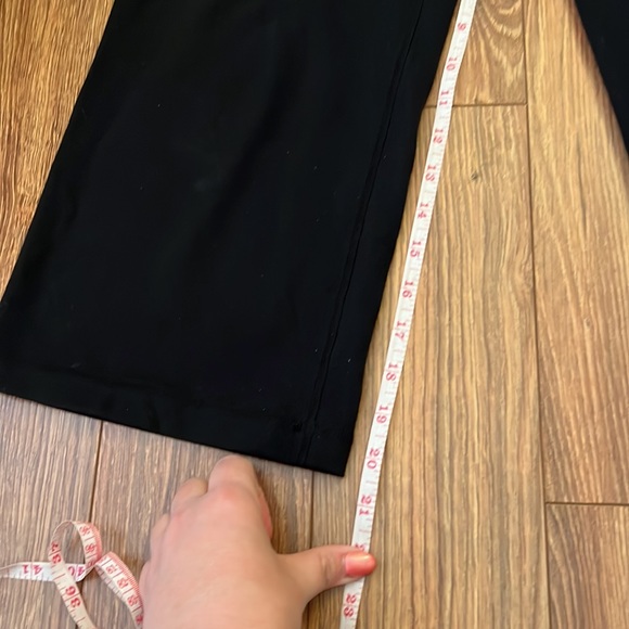 Lululemon wide leg crops - Picture 2 of 6